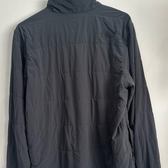 The North Face Men's 1/4 Snap Gray Jacket - Picture 4 of 7